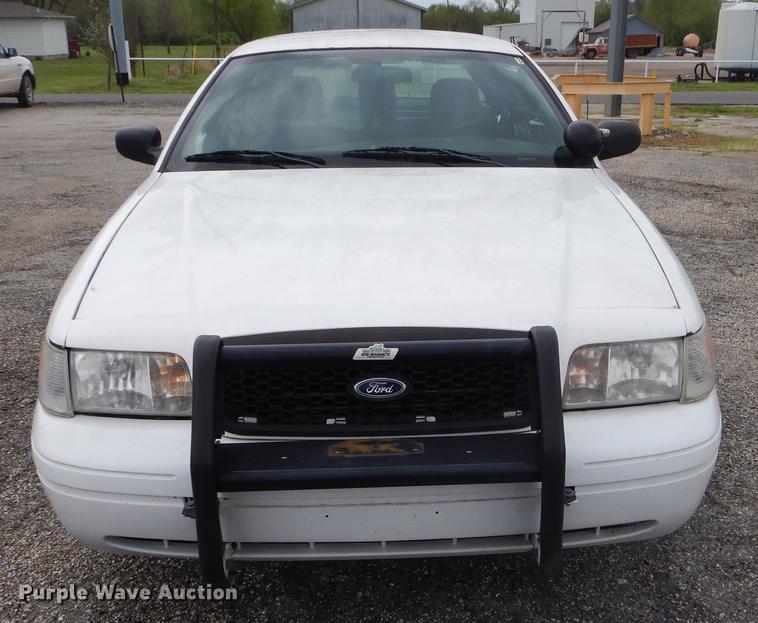 image for item FH9281 2006 Ford Crown Victoria Police Interceptor