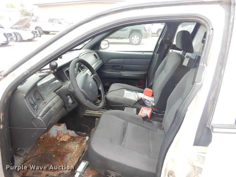 image for item FH9281 2006 Ford Crown Victoria Police Interceptor