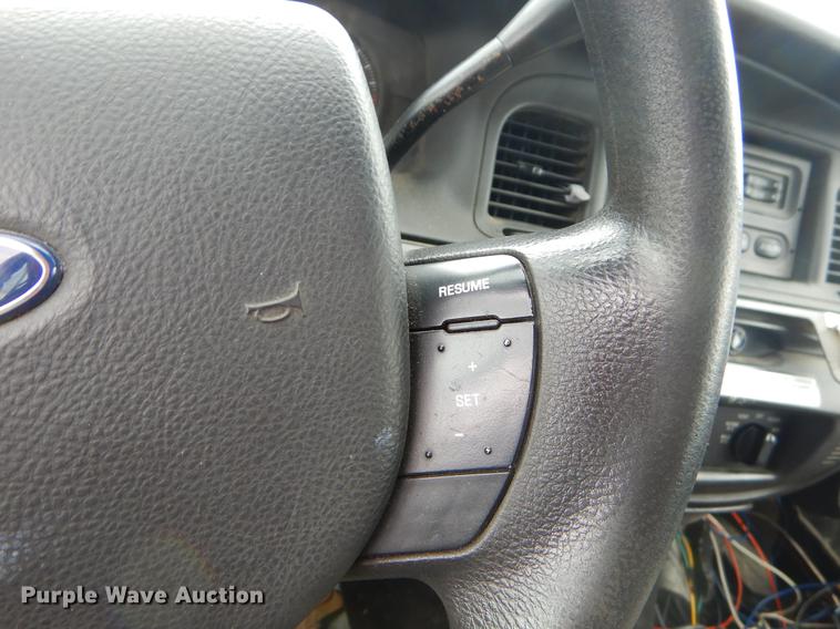 image for item FH9281 2006 Ford Crown Victoria Police Interceptor