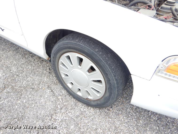 image for item FH9281 2006 Ford Crown Victoria Police Interceptor