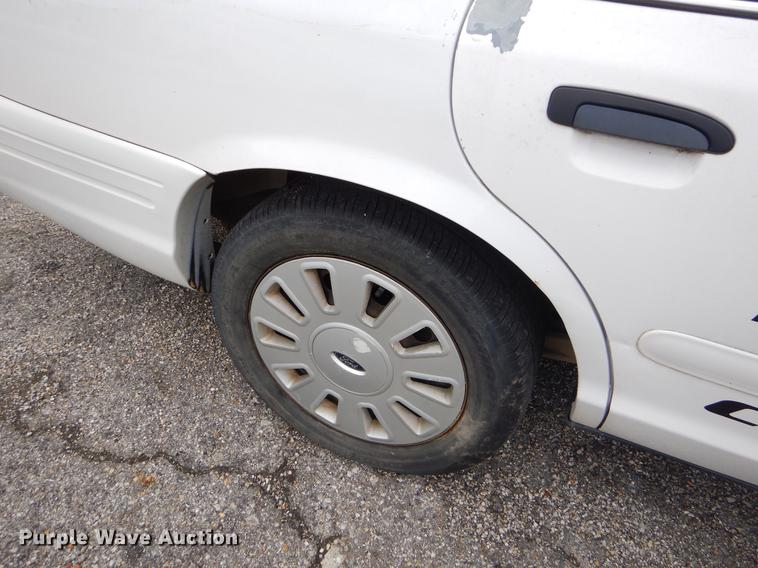 image for item FH9281 2006 Ford Crown Victoria Police Interceptor