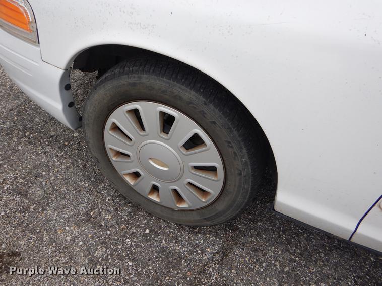 image for item FH9281 2006 Ford Crown Victoria Police Interceptor