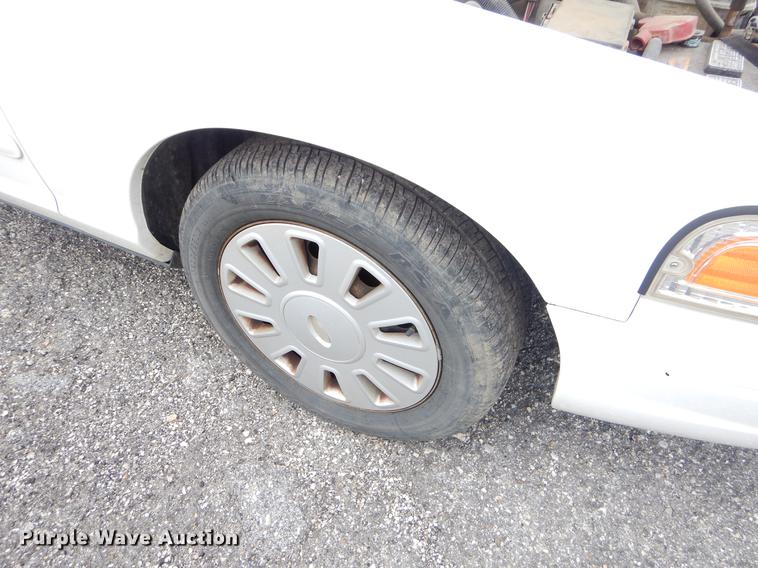 image for item FH9282 2008 Ford Crown Victoria Police Interceptor