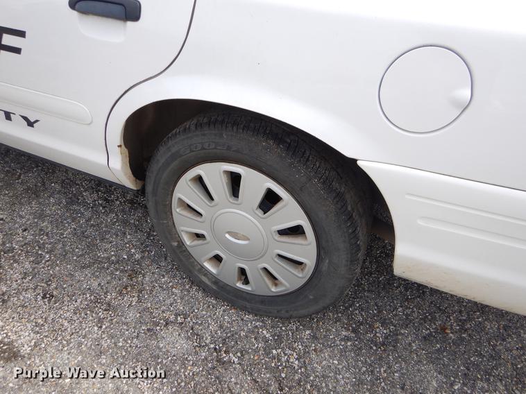 image for item FH9283 2008 Ford Crown Victoria Police Interceptor