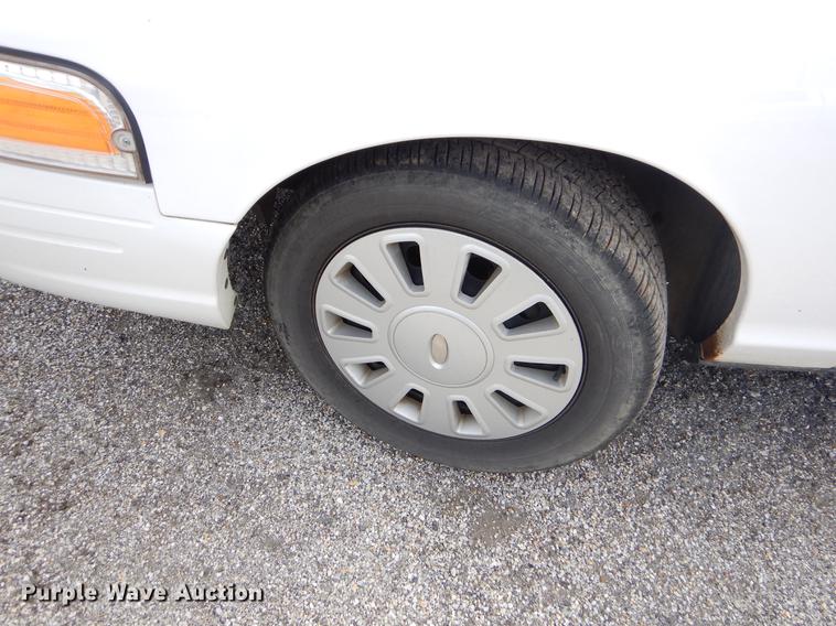 image for item FH9283 2008 Ford Crown Victoria Police Interceptor
