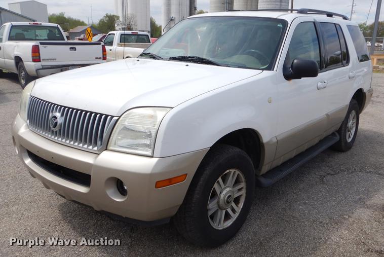 image for item FH9284 2004 Mercury Mountaineer SUV