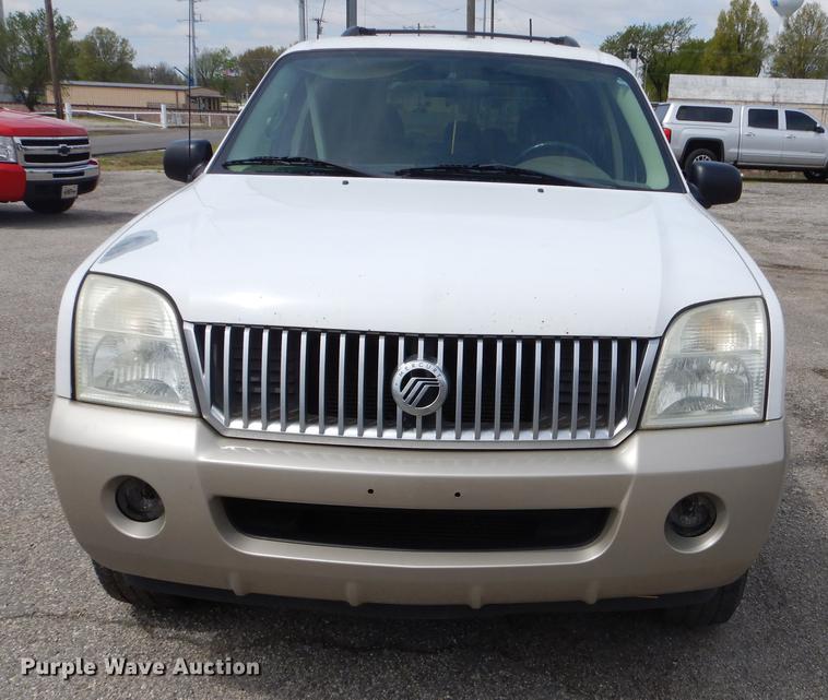 image for item FH9284 2004 Mercury Mountaineer SUV