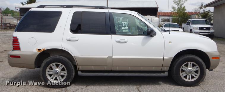 image for item FH9284 2004 Mercury Mountaineer SUV