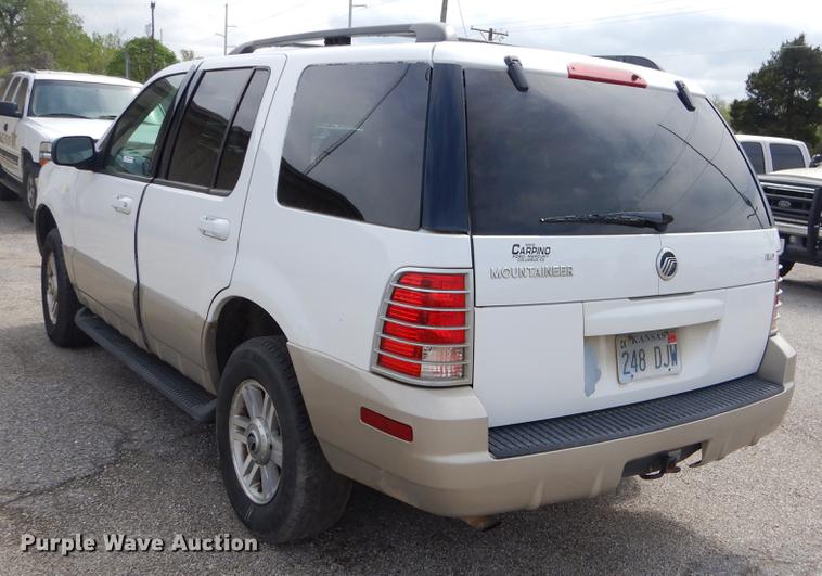 image for item FH9284 2004 Mercury Mountaineer SUV