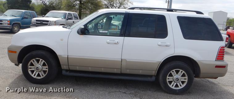image for item FH9284 2004 Mercury Mountaineer SUV