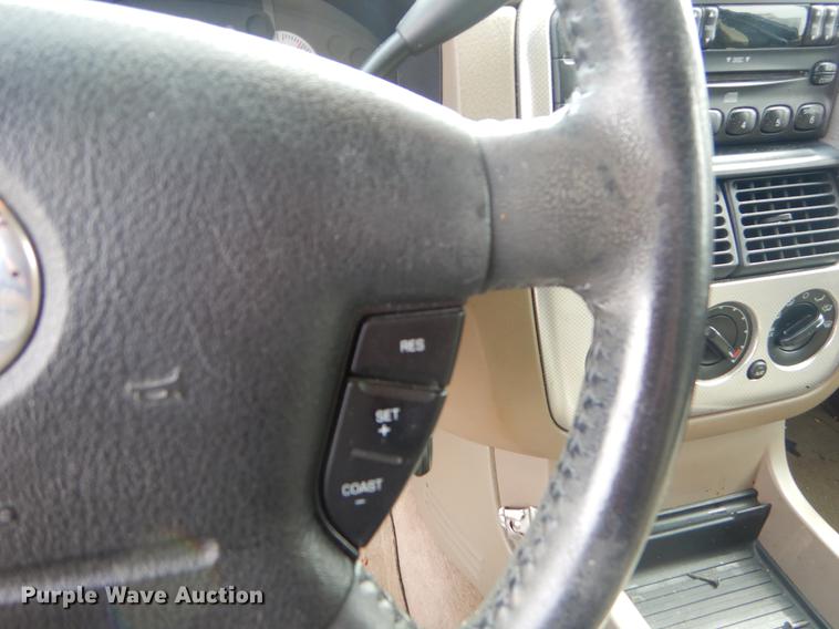 image for item FH9284 2004 Mercury Mountaineer SUV