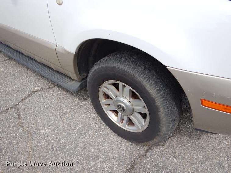 image for item FH9284 2004 Mercury Mountaineer SUV