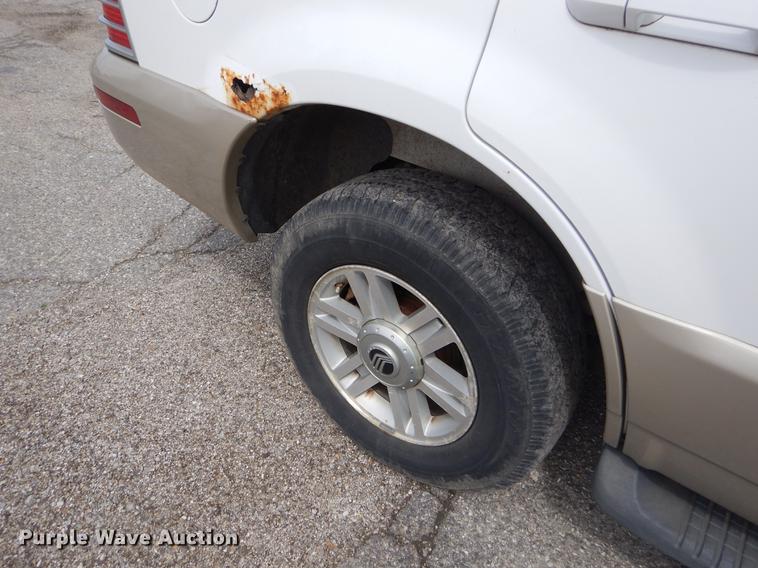 image for item FH9284 2004 Mercury Mountaineer SUV