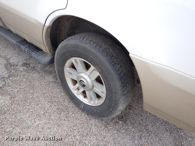 image for item FH9284 2004 Mercury Mountaineer SUV