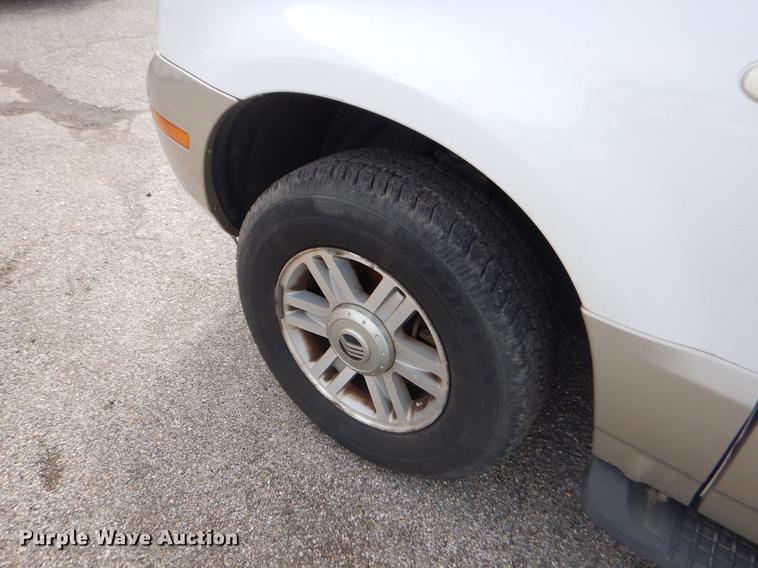 image for item FH9284 2004 Mercury Mountaineer SUV