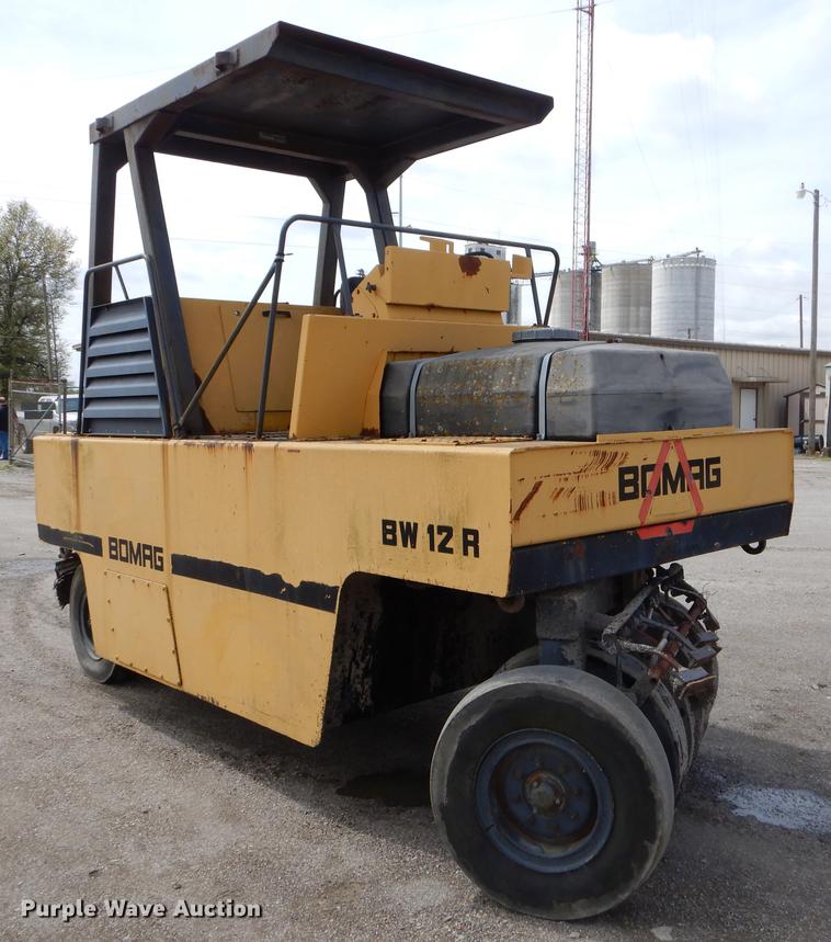 image for item FH9288 Bomag BW12R pneumatic roller
