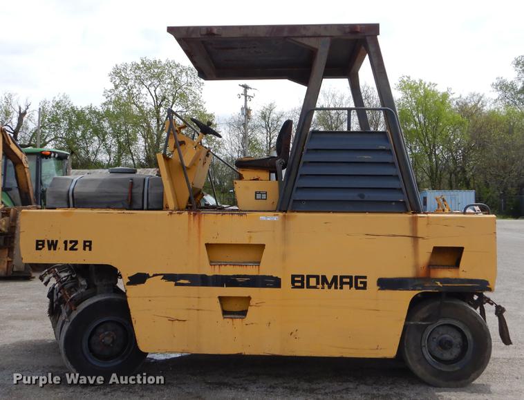 image for item FH9288 Bomag BW12R pneumatic roller