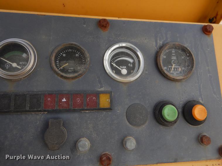 image for item FH9288 Bomag BW12R pneumatic roller