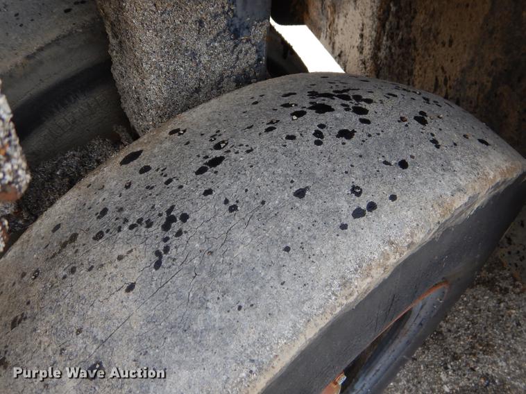 image for item FH9288 Bomag BW12R pneumatic roller