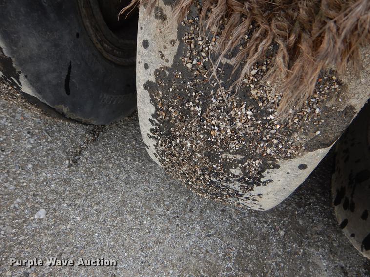 image for item FH9288 Bomag BW12R pneumatic roller