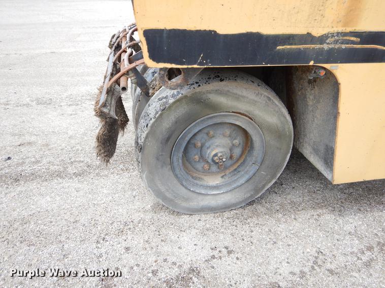 image for item FH9288 Bomag BW12R pneumatic roller