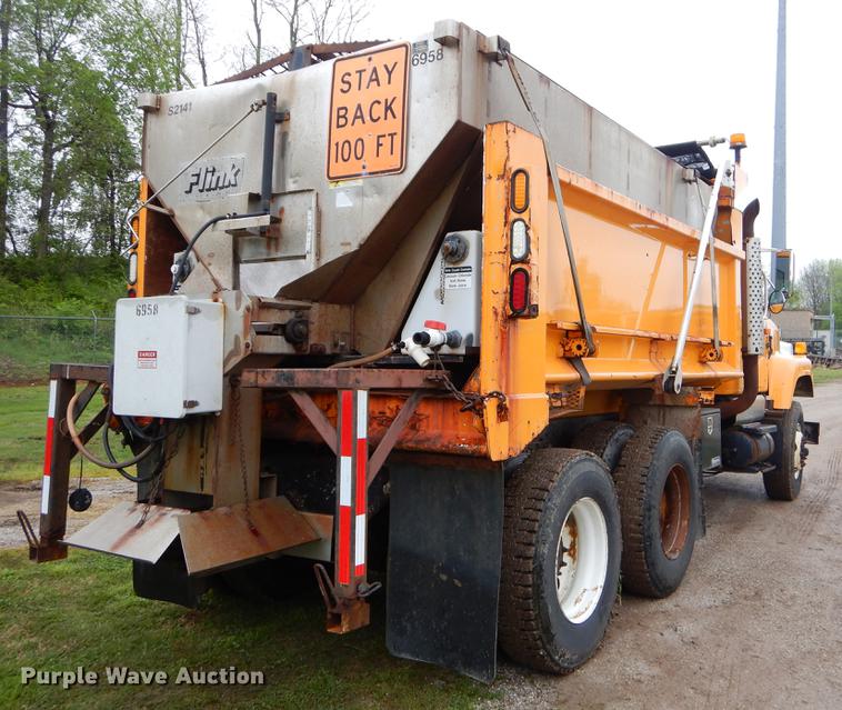 image for item FH9338 2002 International 2554 dump truck