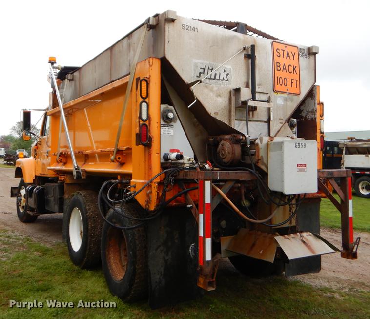 image for item FH9338 2002 International 2554 dump truck
