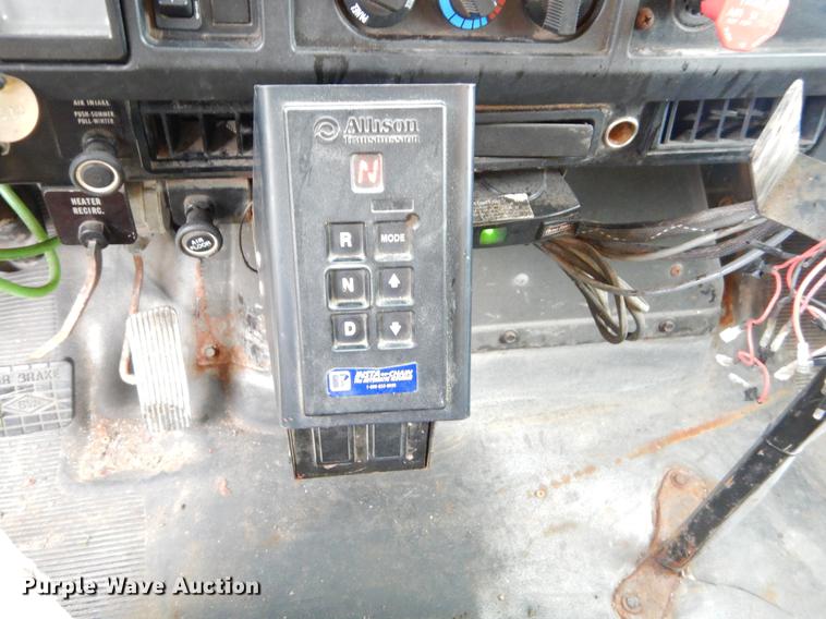 image for item FH9338 2002 International 2554 dump truck