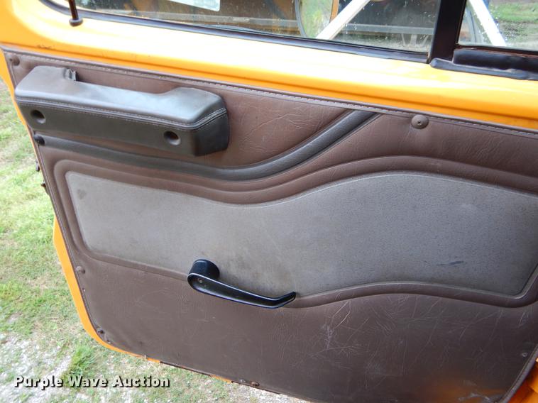 image for item FH9338 2002 International 2554 dump truck