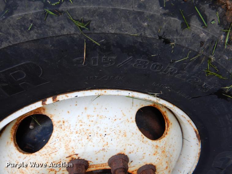 image for item FH9338 2002 International 2554 dump truck