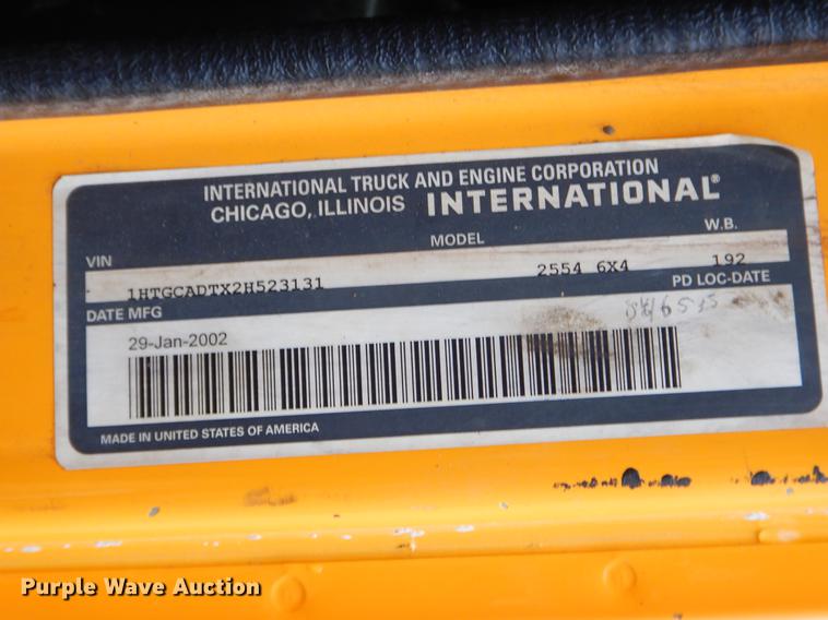 image for item FH9338 2002 International 2554 dump truck