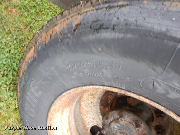 image for item FH9339 2006 International 7400 flatbed truck