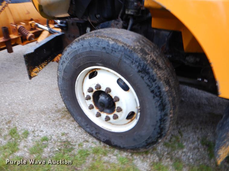 image for item FH9339 2006 International 7400 flatbed truck