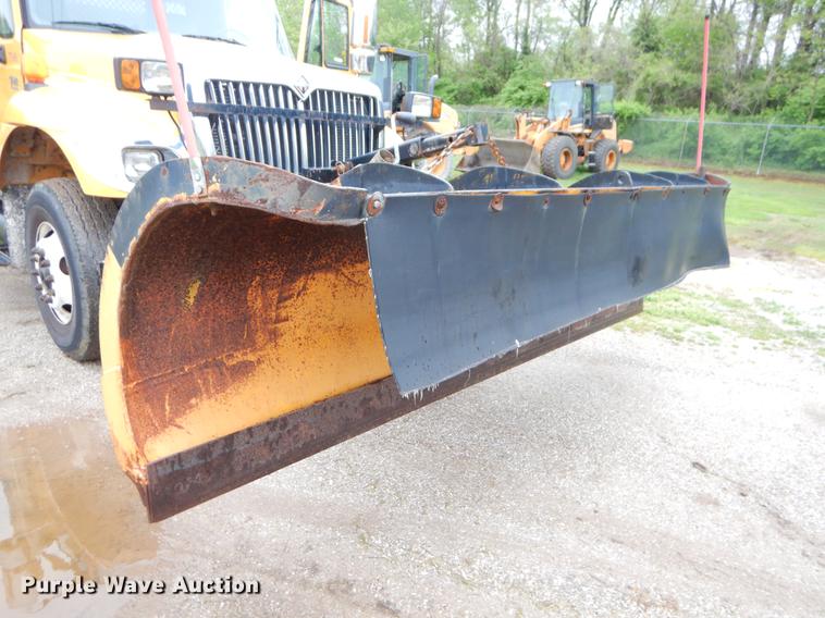 image for item FH9339 2006 International 7400 flatbed truck