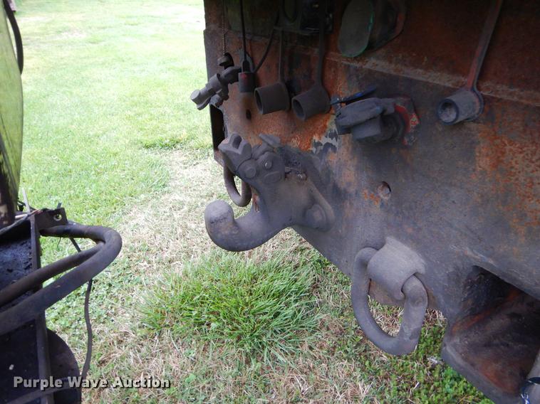 image for item FH9339 2006 International 7400 flatbed truck