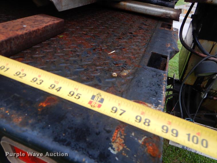 image for item FH9339 2006 International 7400 flatbed truck