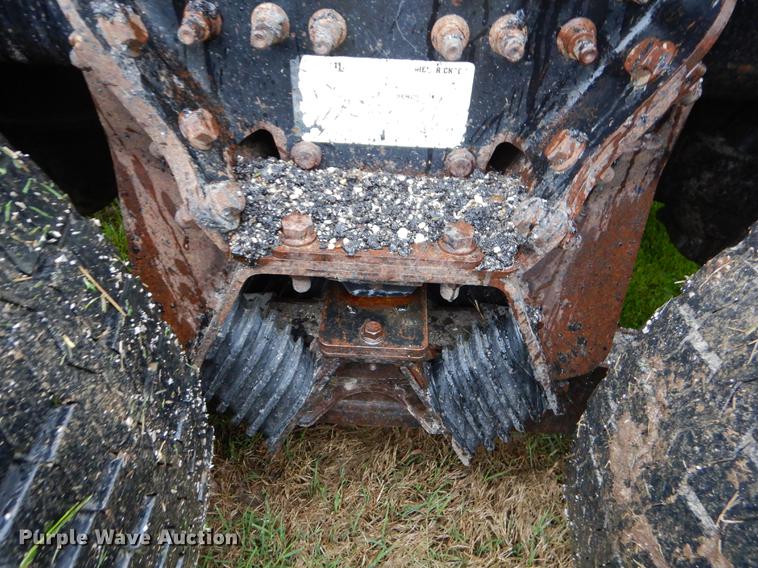 image for item FH9340 2006 International 7400 truck cab and chassis