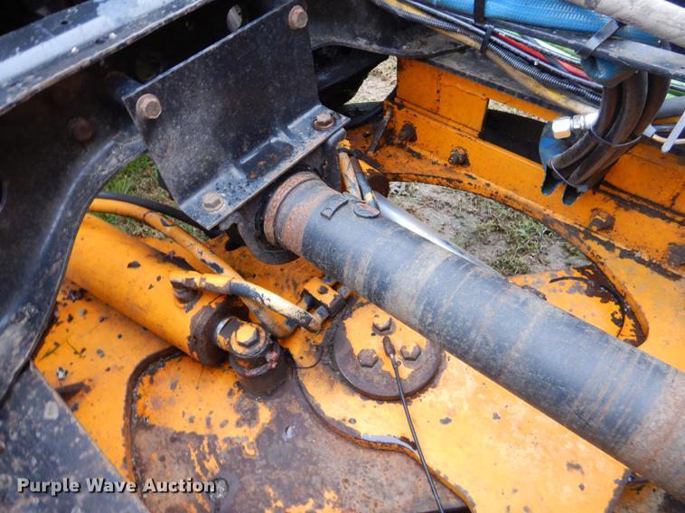 image for item FH9340 2006 International 7400 truck cab and chassis