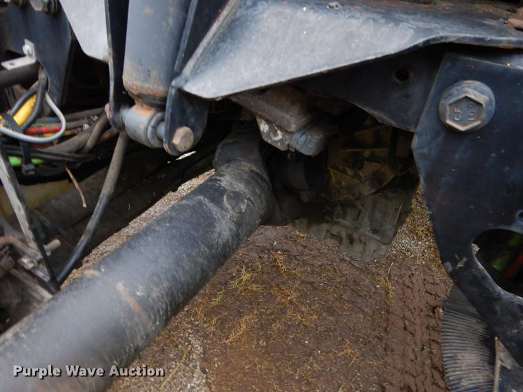 image for item FH9340 2006 International 7400 truck cab and chassis