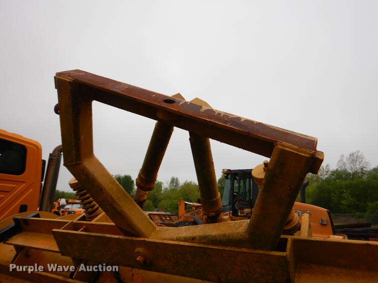 image for item FH9340 2006 International 7400 truck cab and chassis