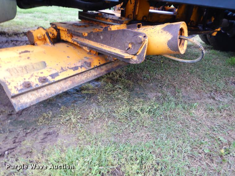 image for item FH9340 2006 International 7400 truck cab and chassis