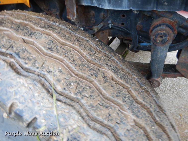 image for item FH9341 2006 International 7400 truck cab and chassis