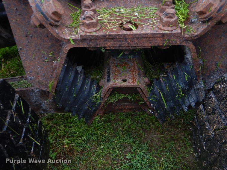 image for item FH9341 2006 International 7400 truck cab and chassis