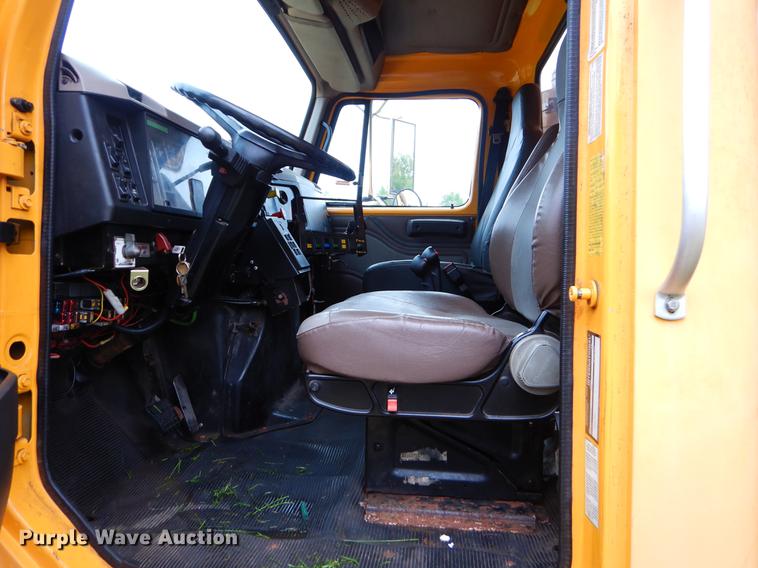 image for item FH9343 2002 International 4900 dump truck