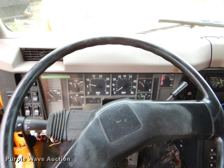 image for item FH9343 2002 International 4900 dump truck