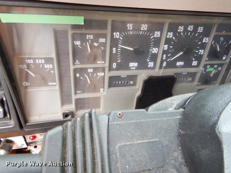 image for item FH9343 2002 International 4900 dump truck