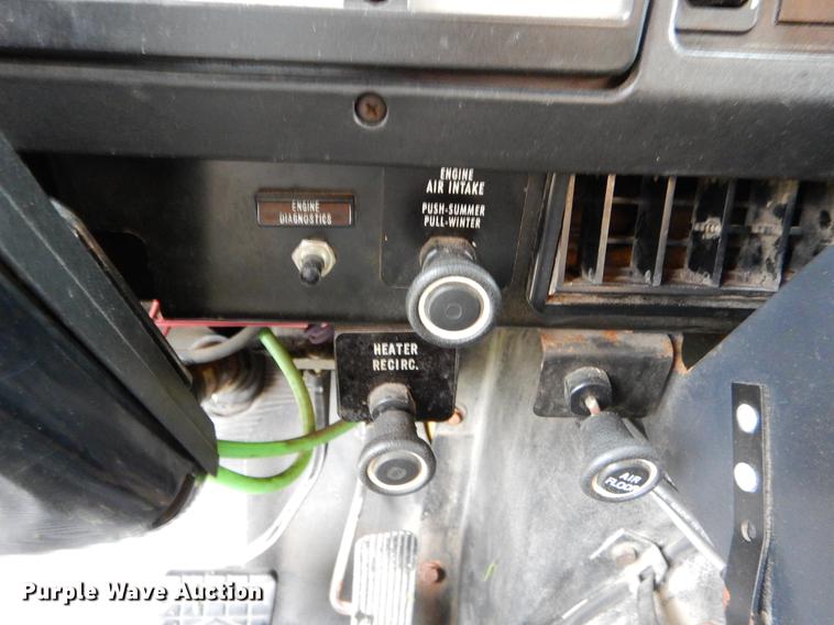 image for item FH9343 2002 International 4900 dump truck