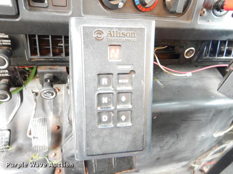 image for item FH9343 2002 International 4900 dump truck