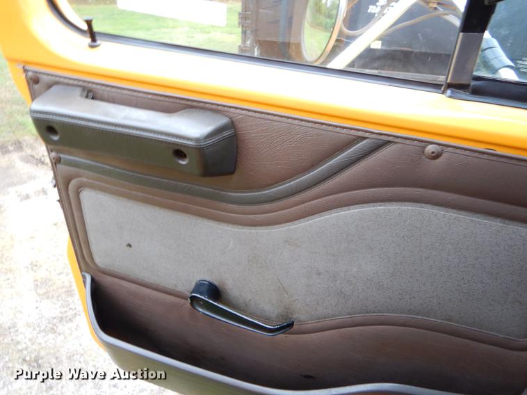 image for item FH9343 2002 International 4900 dump truck