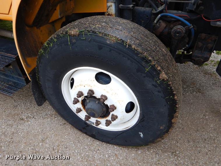 image for item FH9343 2002 International 4900 dump truck